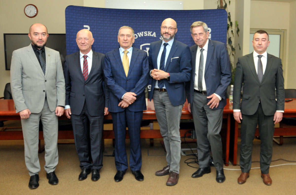Jak powinny wyglądać drogi kariery prawniczej w Polsce