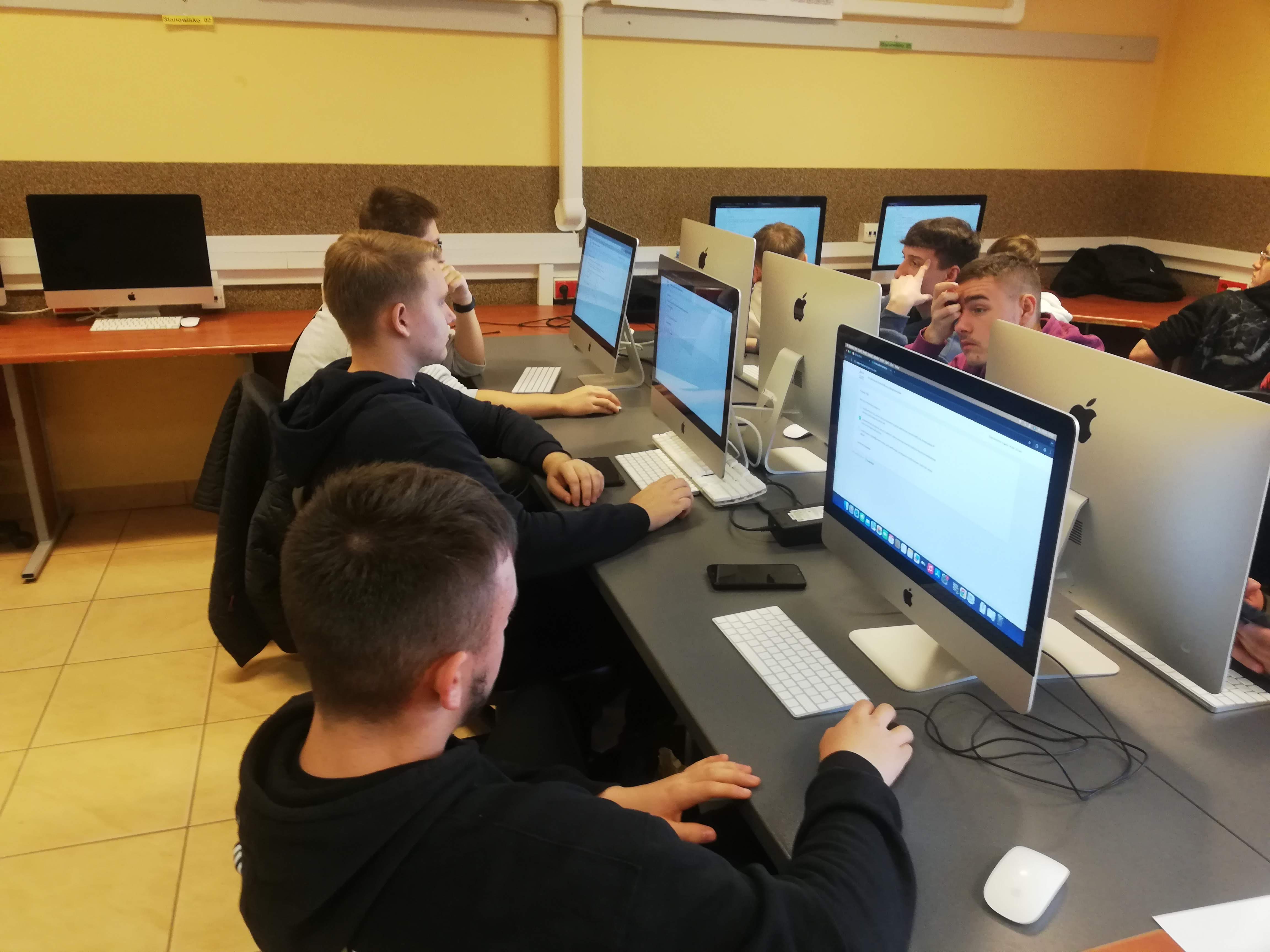 Czas na finał Podkarpackiego Konkursu Wiedzy o Bezpieczeństwie